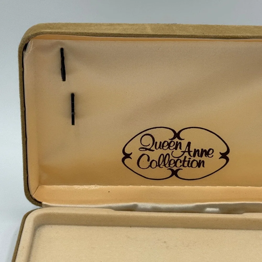Vintage Small Tan Clamshell‎ Jewelry Gift Box Presentation Case 7